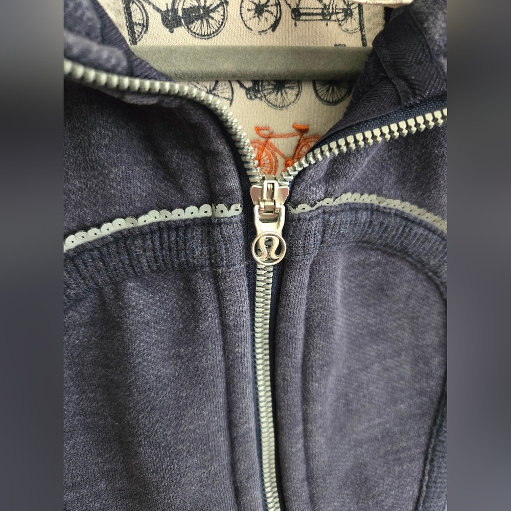 VINTAGE RARE LULULEMON SPECIAL EDITION RIDING JACKET - Picture 7 of 13